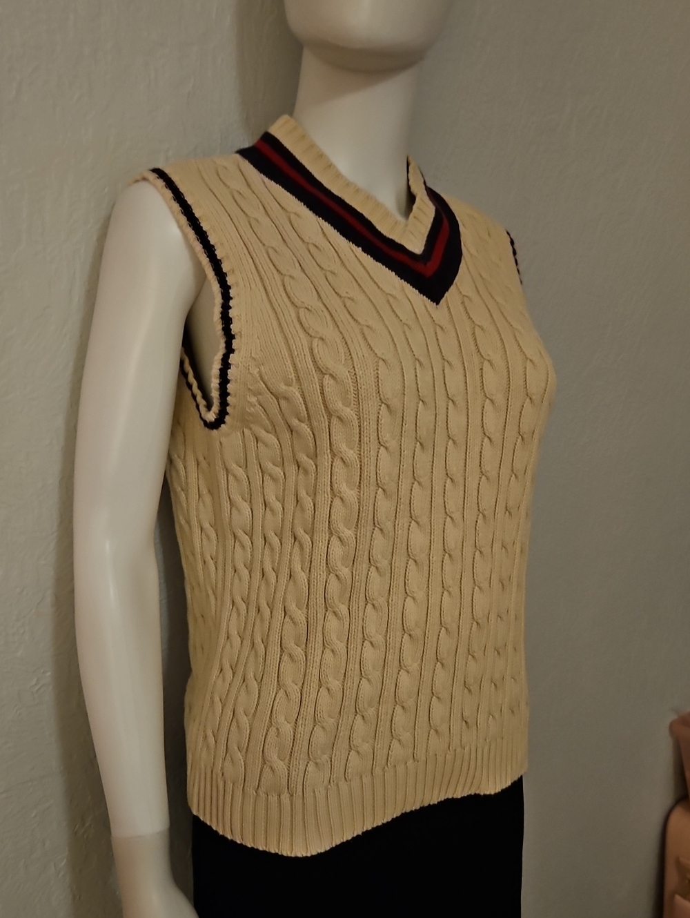 Vtg LAND'S END 1980s Cable-Knit V-Neck Varsity Academia Sweater Vest - Picture 3 of 9